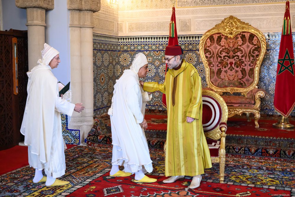 بلاغ من الديوان الملكي: جلالة الملك يستقبل الأعضاء المعينين بالمحكمة الدستورية